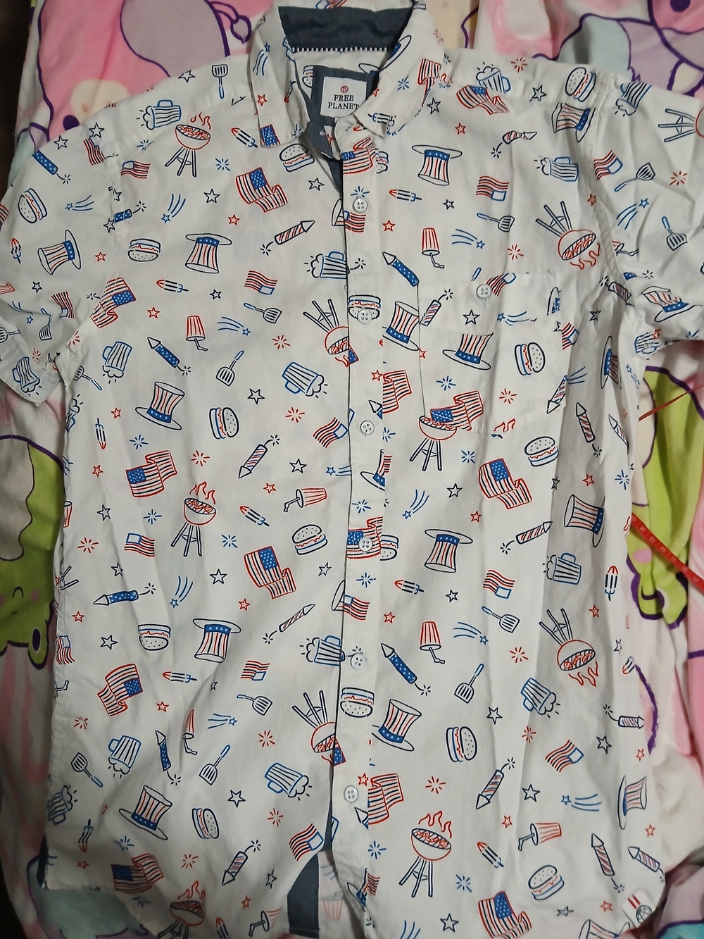 Free Planet Men's White Short-Sleeve Button-Up Shirt - Patriotic Print